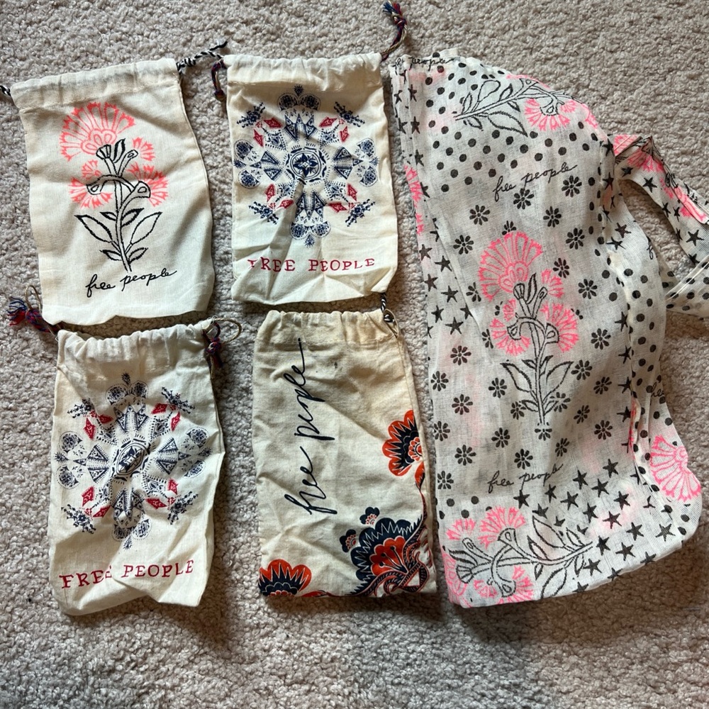 Free People Linen Drawstring Off-White Reusable Jewelry Dust Bag And Tote Bundle